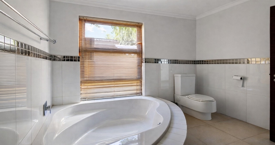 5 Bedroom Property for Sale in Pecanwood Estate North West